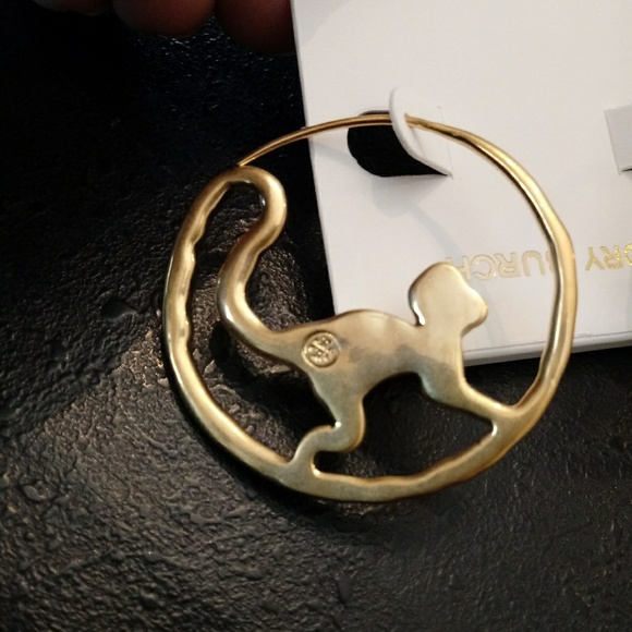Tory Burch NWOT Monkey 16K Gold Hoop Earrings - Picture 4 of 7